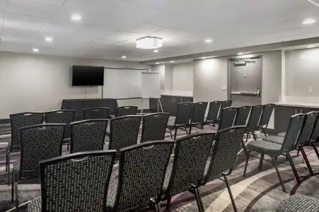 Best Western Plus Commerce - 22