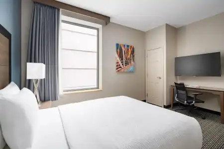 La Quinta Inn & Suites by Wyndham Chicago Downtown - 27
