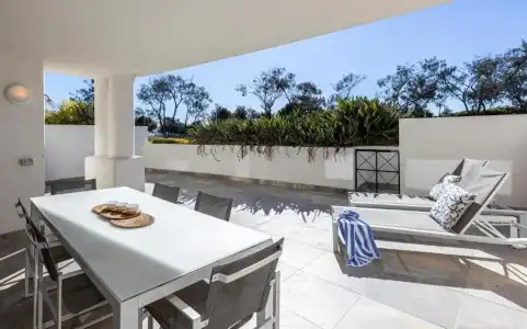 Bay Royal Apartments - 204