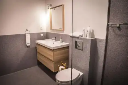 Bakki Apartments & Hostel - 106
