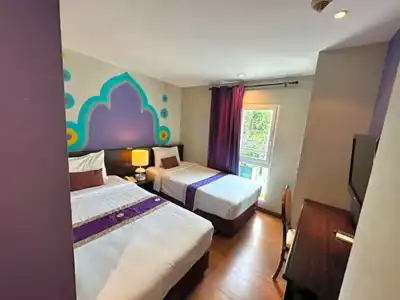 Sawasdee @ Sukhumvit Soi 8 - 70
