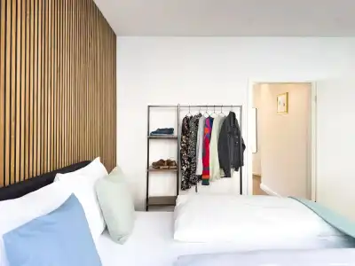 Melter & Apartments - a Neighborhood - 87