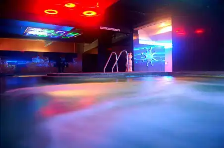 Regalodge & Spa - 11