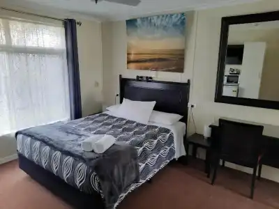 Flying Spur Motel - 22
