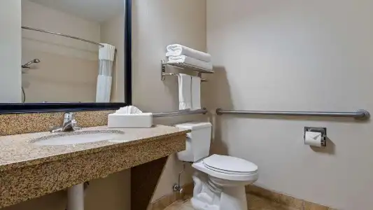 Best Western Plus Eastgate Inn & Suites - 57