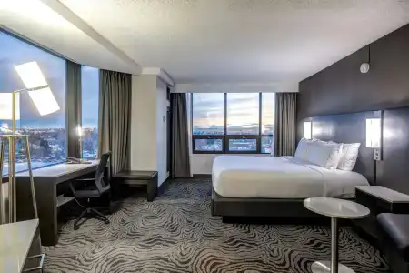 DoubleTree by Hilton Calgary North - 62