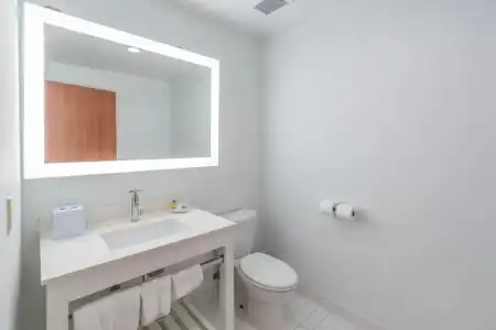 Clarion Pointe Galveston Seawall - 38