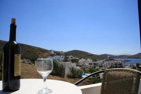 Armadoros / Ios Backpackers - 37