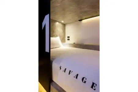 Savage Hostel - 23