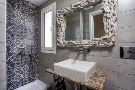 Vanik Suites - 112