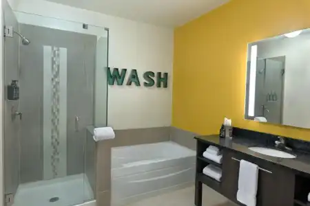 Oxford Suites Bellingham - 28