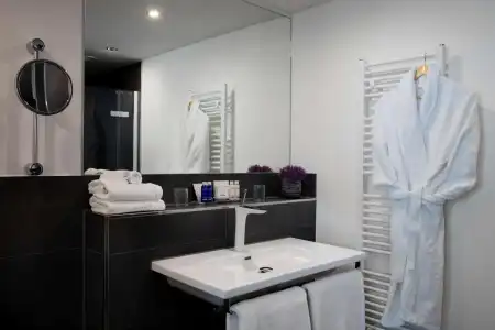 art'otel Berlin Mitte powered by Radissons - 9