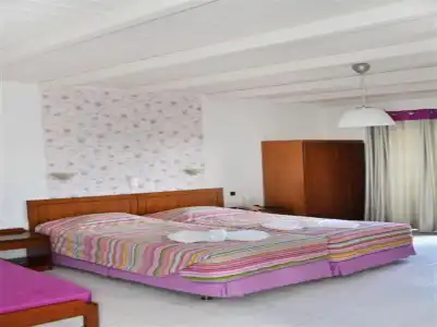 Ledra Maleme - 105