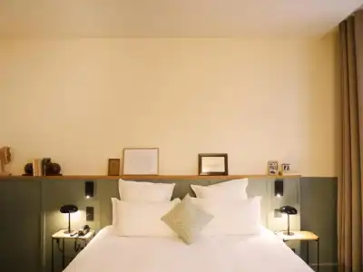 Globe et Cecil Hôtel - 96