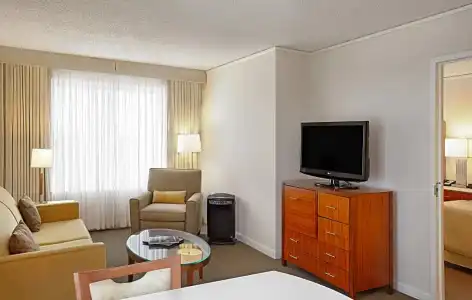 InterContinental Suites Cleveland by IHG - 55
