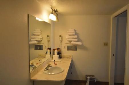 Super 8 by Wyndham St. George UT - 51