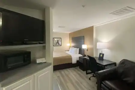 Quality Inn Branson - Hwy 76 Central - 49