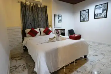 White Flower Lanta - 77