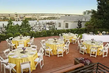 Kimpton Riverplace by IHG - 12