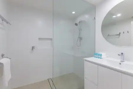 Mandalay Luxury Beachfront Apartments - 42