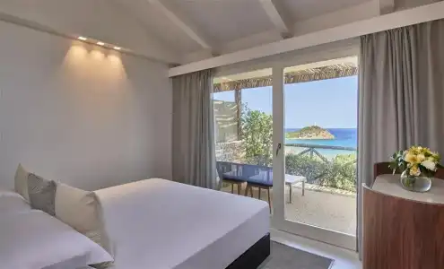 Baia di Chia Resort Sardinia, Curio Collection by Hilton - 11