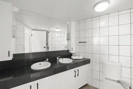 Gemini Court Holiday Apartments - 246