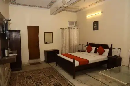 Raghuraj Palace - 23