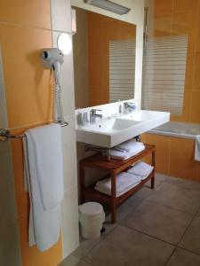 Kyriad Perpignan Sud - 36