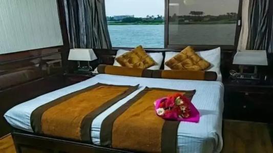 River Boat Botel - 2