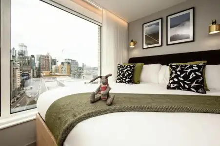 Marlin Aldgate Tower Bridge - 2