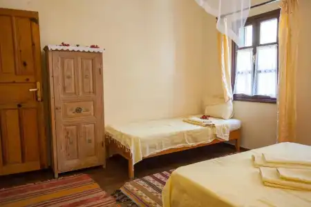 Turk Evi - 33