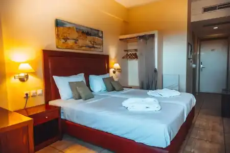 Apollo Resort Art - 22
