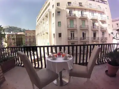 Piazza Carità - 115
