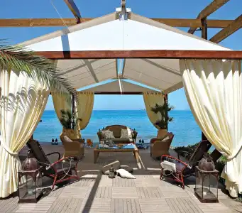 Divani Escape- Adults only - 17
