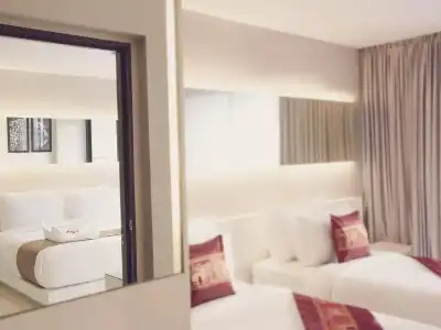 Serenotel Pattaya Beach Front - 40