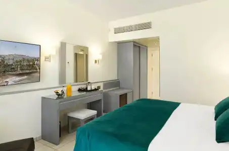 St. George Beach & Spa Resort - 74