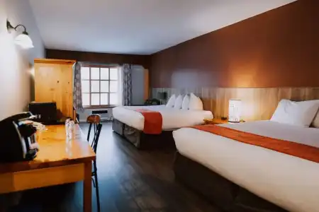 Glacier House Resort - 101