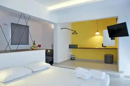 Hillside Studios & Apartments - 62