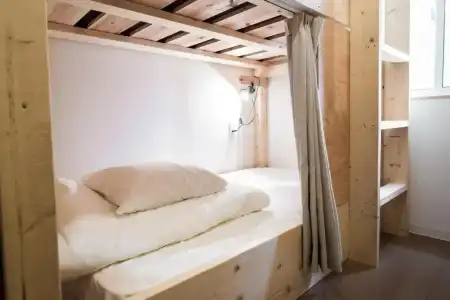 IZA Enoshima Guesthouse&Bar - Hostel - 29