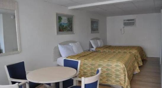 The Islander Motel - 2