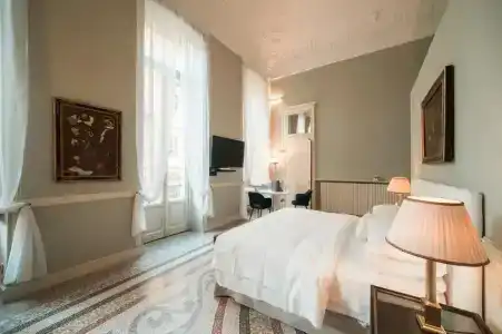 Royal Palace Luxury Suites & - 57