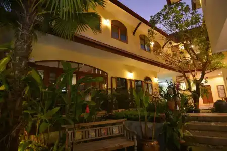 The Golden Wells Residence - 17