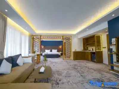 Queenco Entertainment Resort - 138