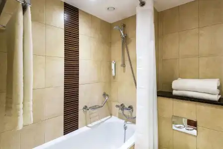 Holiday Inn Brighton Seafront by IHG - 10