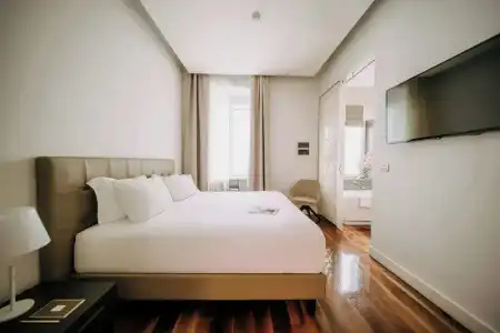 Vis a Vis Apartments - 93