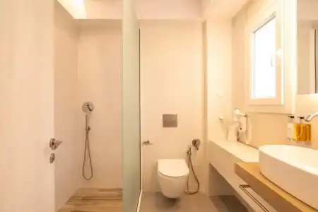 Mirablue Luxury Residences - 30