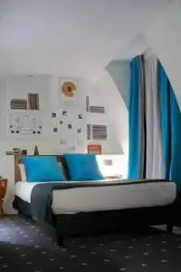 Hôtel du Triangle d'Or - 46