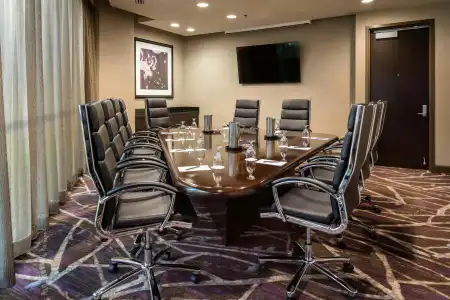Embassy Suites by Hilton Crystal City National Airport - 19