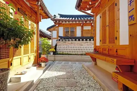 Hanok 24 Guesthouse Gyeongbokgung - 35