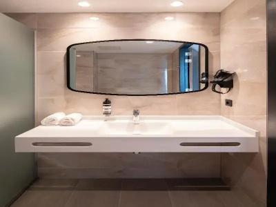 OZOs De President Amsterdam Schiphol Airport - 57